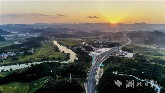 廣西最美高速“湖北造”