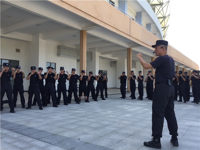 【B】荊門巡特警選派警務實戰教官團隊開展“送教上門”活動