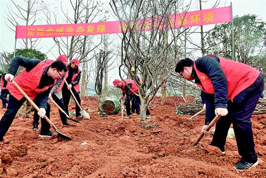 湖北宜昌：一岸翠綠添神韻 生態修復換新顏