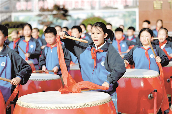 傳統大鼓擊響校園