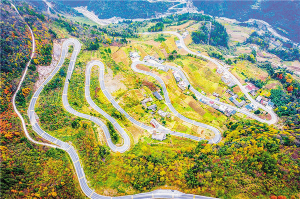 利川鄉村公路串起旅遊帶