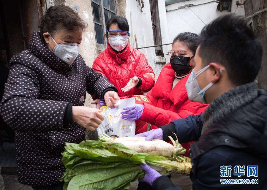 英雄的城市 英雄的人民——寫在武漢疫情防控膠著對壘的關鍵時刻