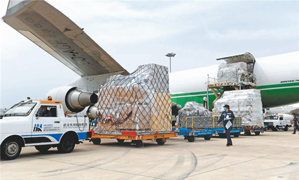 航空樞紐建設帶動國際物流激增 武漢機場跨境電商貨量同比增5倍_fororder_01