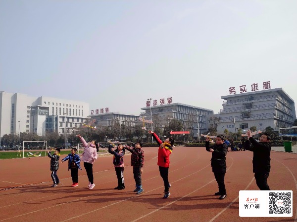 硚口中小學生“玩嗨”科技冬令營