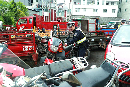 【湖北】【CRI原創】湖北巴東精細化管理道路交通 築牢山區平安路