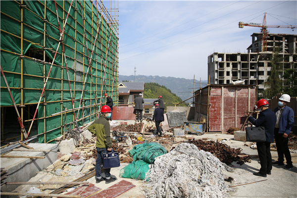 OK【湖北】湖北巴東信陵鎮開展建築領域隱患大排查 築牢安全生産防線