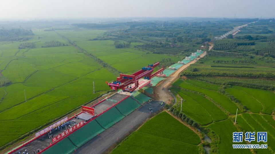 湖北荊門至荊州鐵路開始架梁