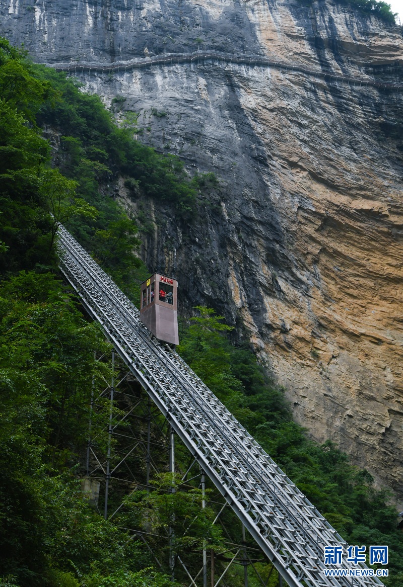 380米！單程2分鐘！一座斜行電梯在湖北恩施運行_fororder_5