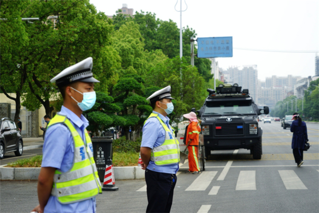 OK【湖北】湖北沙洋警方為1600余名高三學生復課保駕護航