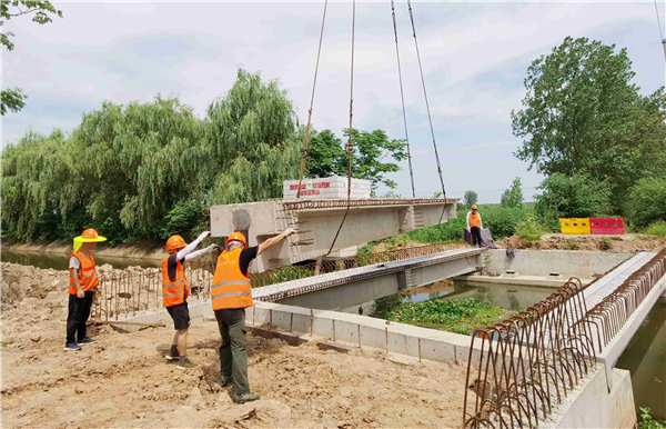 湖北嘉魚農村公路橋梁“三年消危”項目七路橋護欄澆築完成_fororder_施工現場 武玄進攝