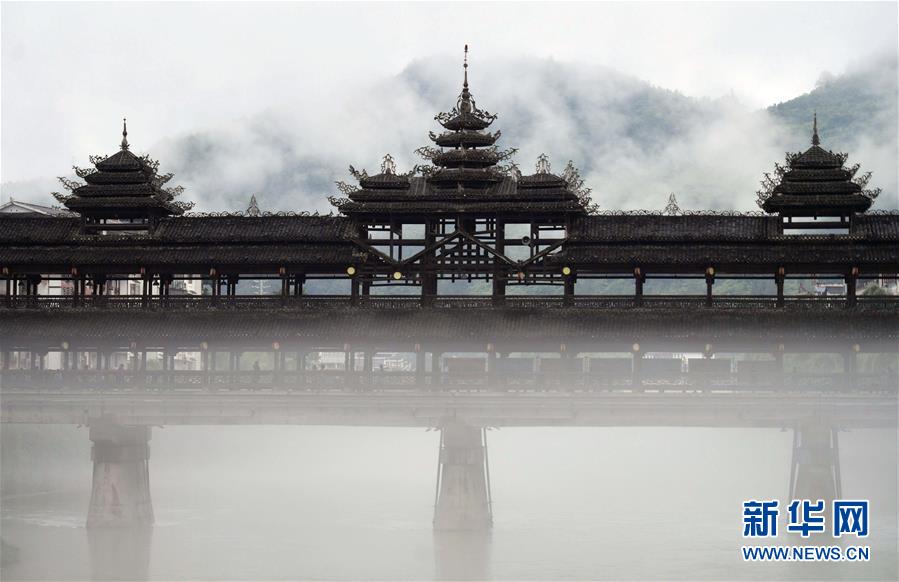 湖北恩施：仙境“風雨橋”