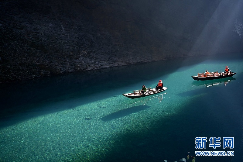 湖北屏山：峽谷聖境舟懸浮