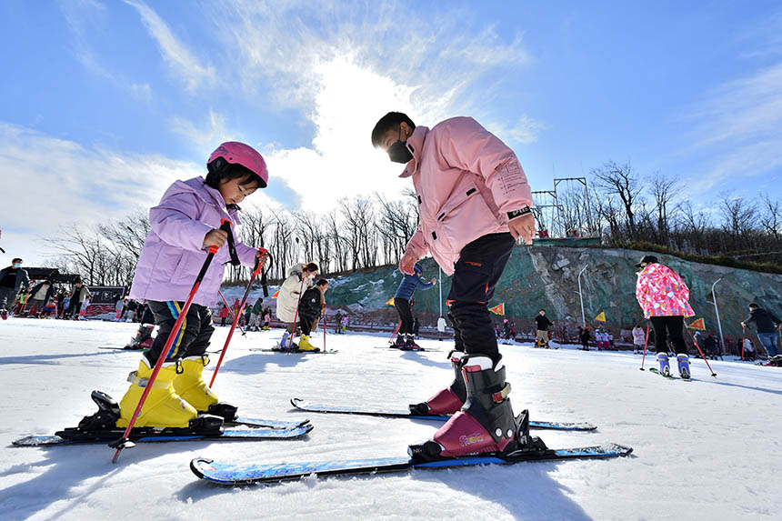 湖北保康：開啟冬季“滑雪季”