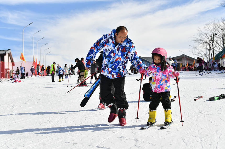 湖北保康：開啟冬季“滑雪季”