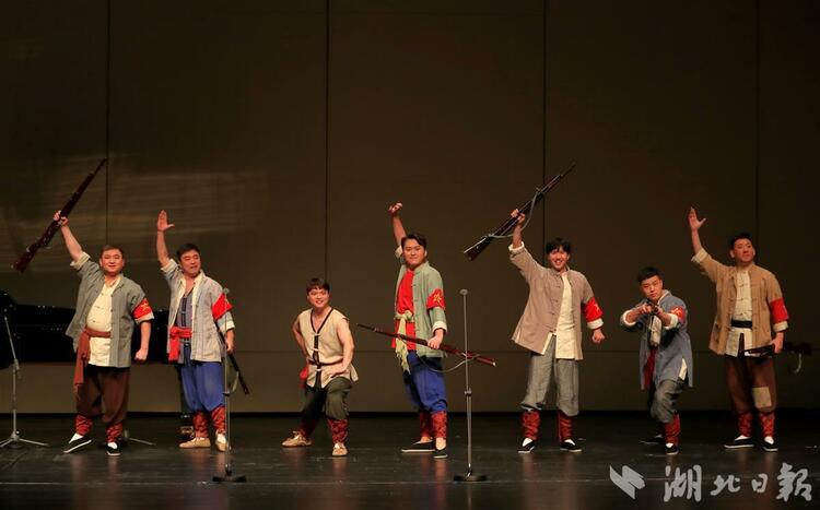 “中國民族歌劇唱段薈萃音樂會”琴臺上演 經典旋律唱醉江城