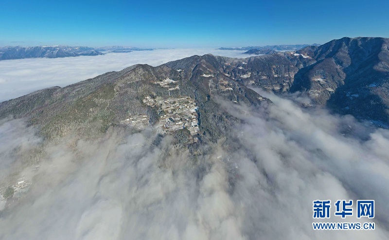 武陵山腹地邂逅雲海雪原