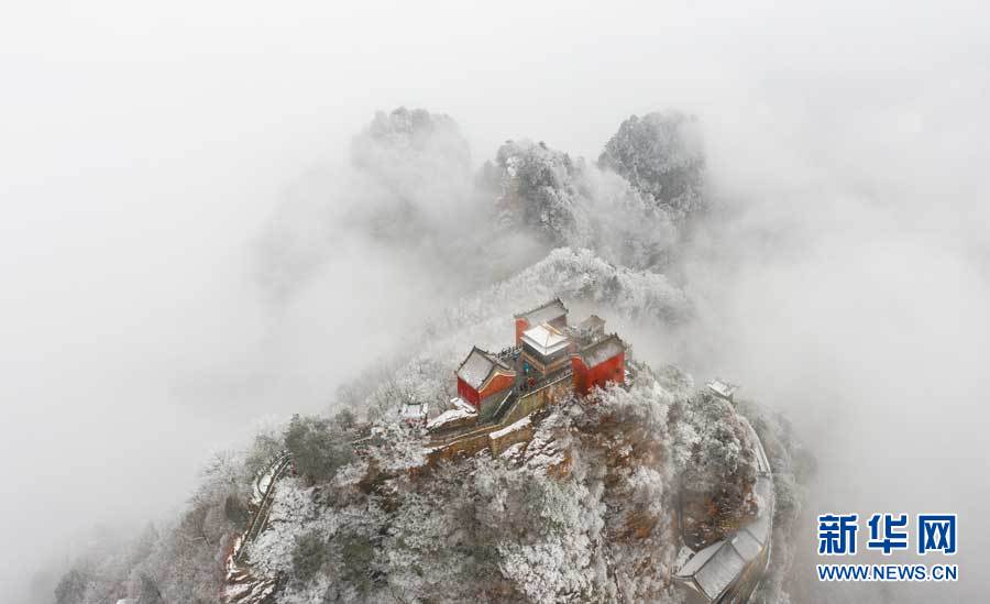 湖北武當山：新年又見瓊芳墜玉樓