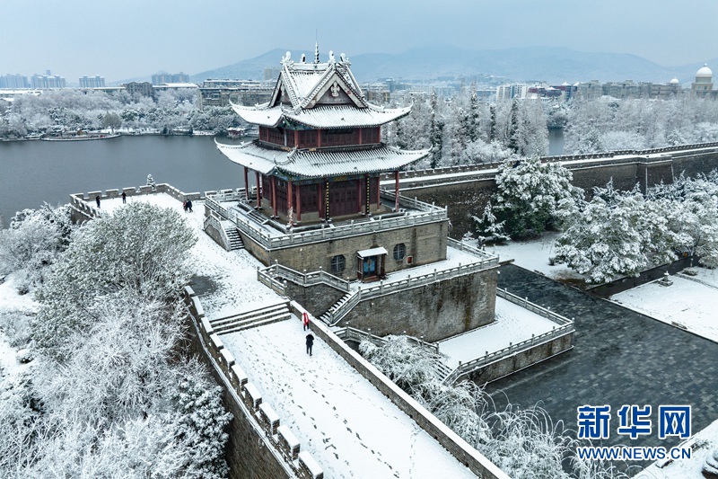 湖北襄陽：雪落古城 景色如畫