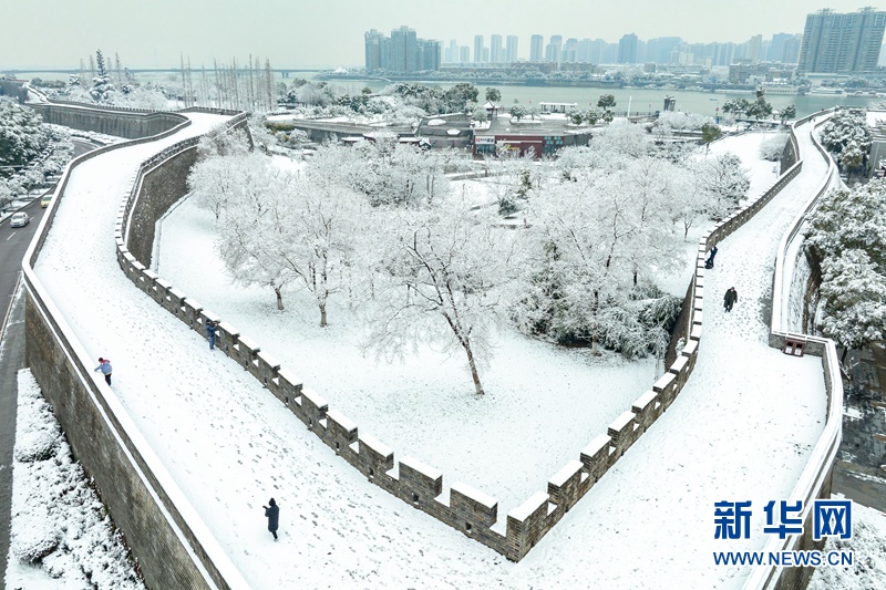 湖北襄陽：雪落古城 景色如畫