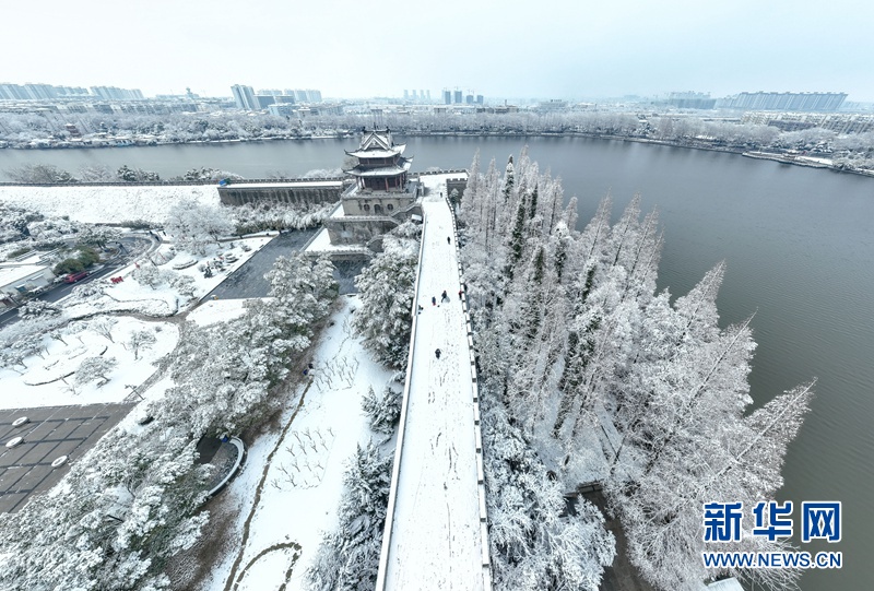 湖北襄陽：雪落古城 景色如畫