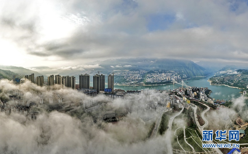 雨後初霽 雲霧巴東