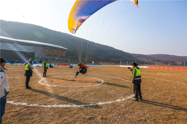 2022年全國滑翔傘定點聯賽總決賽在荊門東寶聖境山舉行_fororder_圖片5