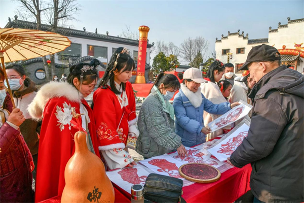 湖北棗陽：民俗文藝遊園慶新年_fororder_圖片4 - 副本