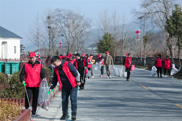 黃岡麻城3000余名志願者“學雷鋒我先行”_fororder_圖片9