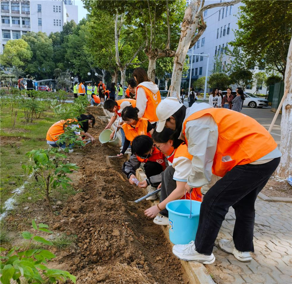 武漢輕工大學立行立改抓好十大民生項目 推動主題教育走深走實_fororder_圖片2