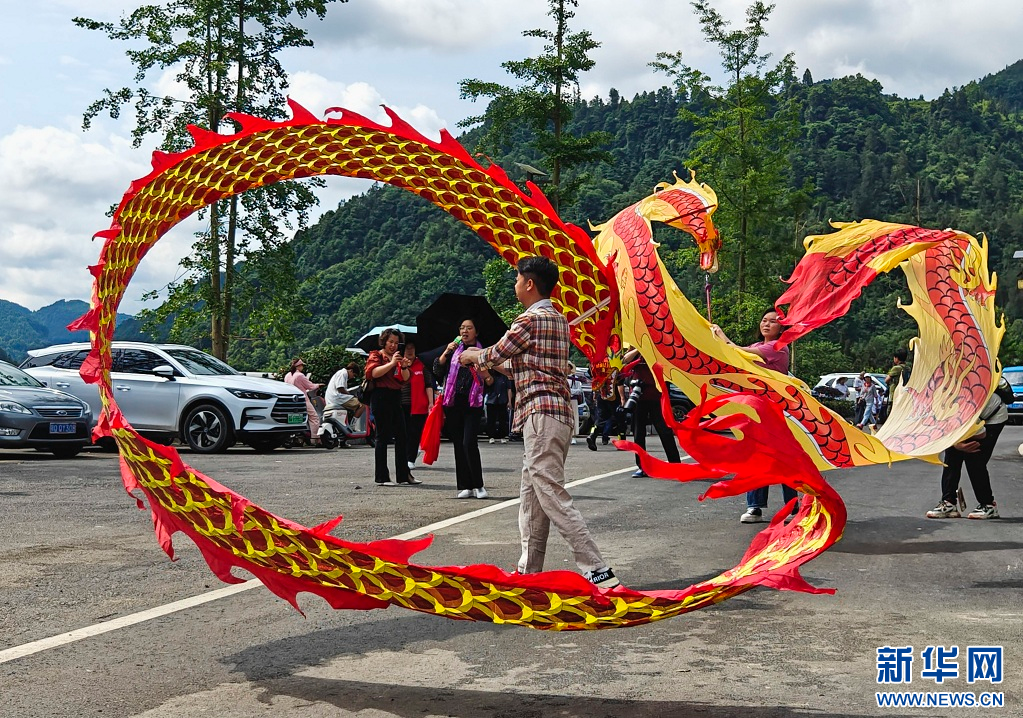 湖北恩施：古寨插秧節 農旅促發展