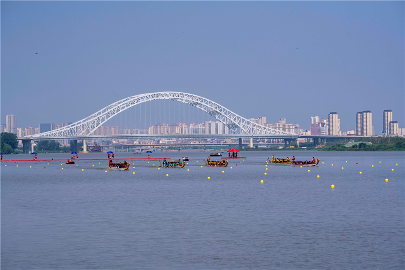 劈波斬浪 奮勇前行 “東津杯”襄陽龍舟邀請賽激情開賽_fororder_圖片4