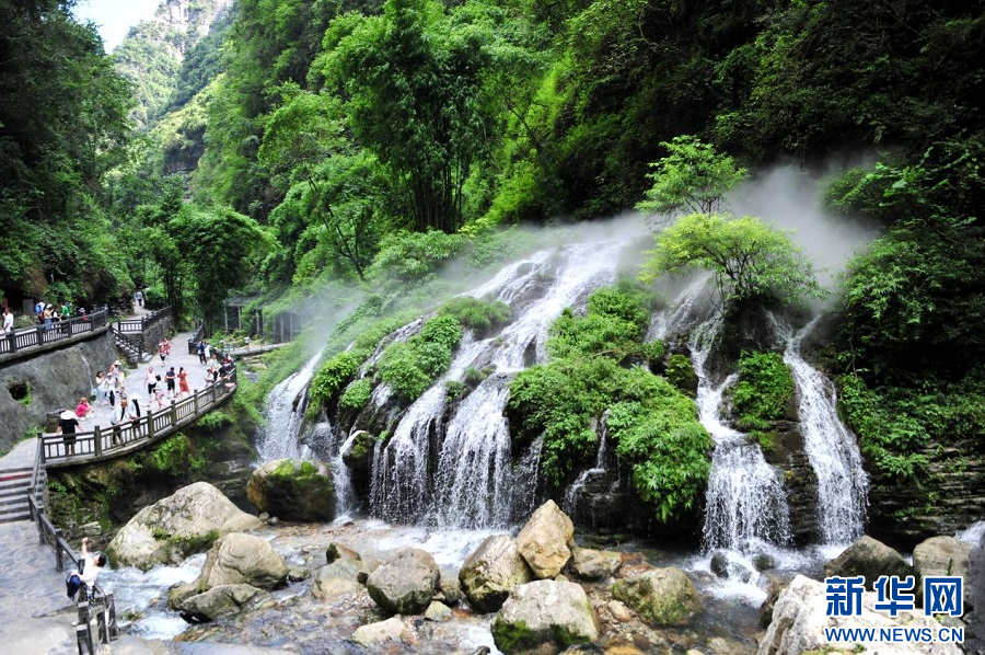 湖北宜昌：青山綠水間 夏日享清涼