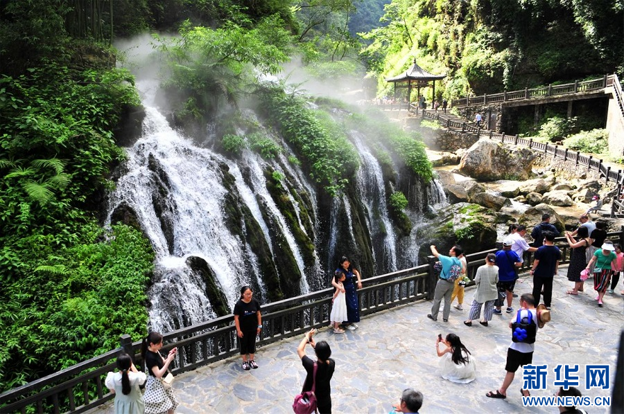 湖北宜昌：青山綠水間 夏日享清涼