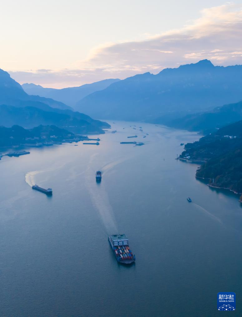 湖北宜昌：三峽運輸忙