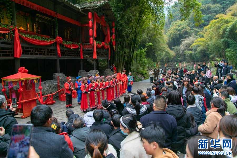 湖北宜昌：假日遊賞峽江好風光