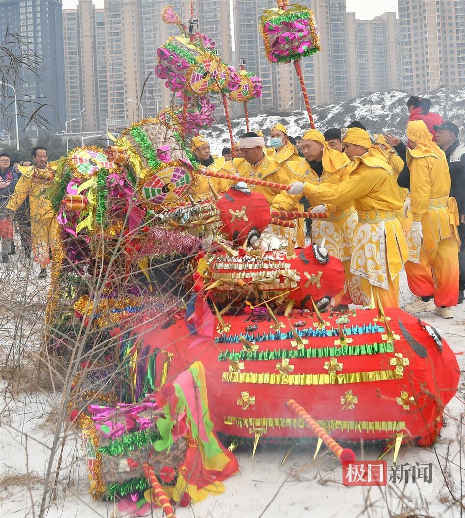 千年漢陽高龍起舞迎祥瑞