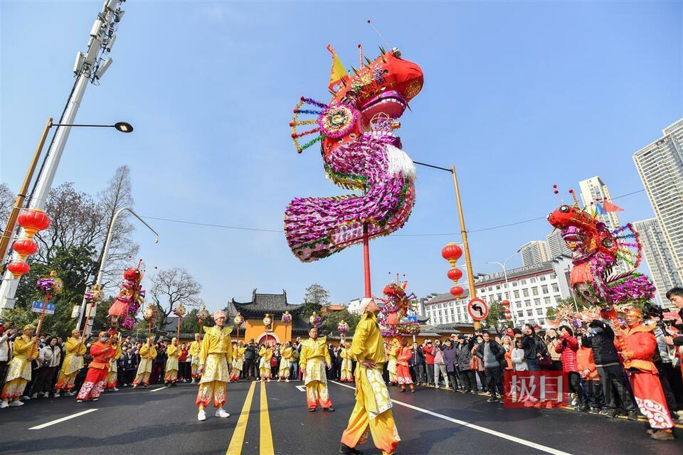 千年漢陽高龍起舞迎祥瑞