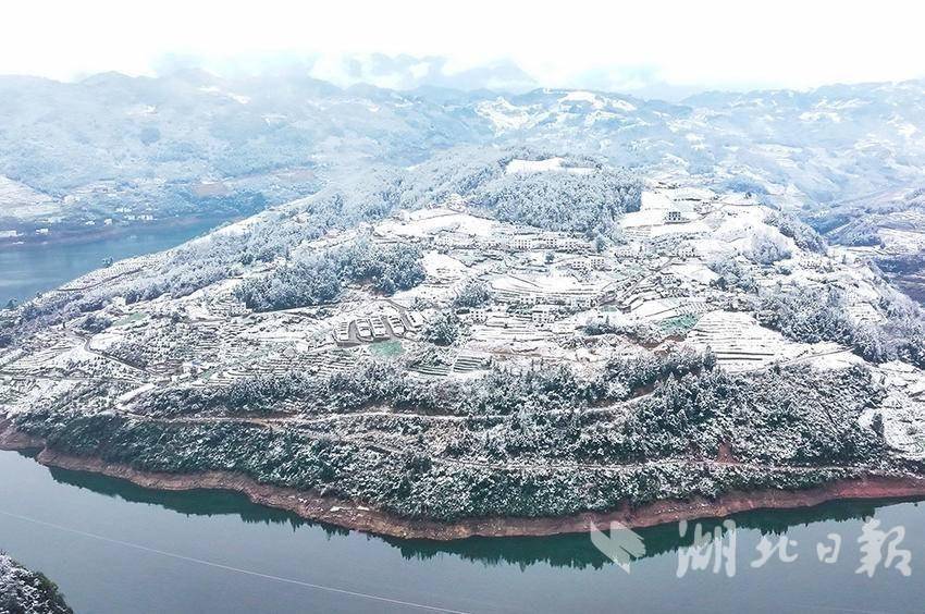 湖北巴東神農溪雪景波瀾壯闊