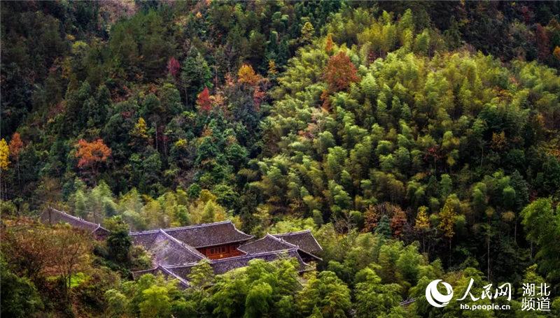 湖北咸豐土家吊腳樓構造奇特古樸精巧