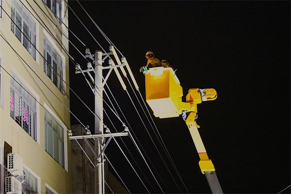 國網仙桃市供電公司強化帶電作業能力 確保電力供應可靠性_fororder_圖片1