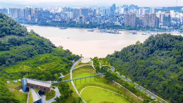 磨基山山頂公園建成開放