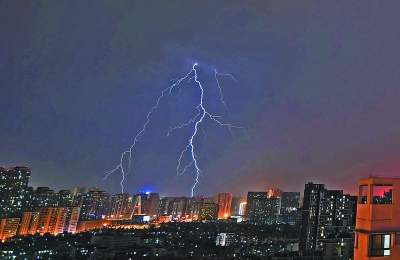 武漢晴熱高溫持續 多吃清火食物防“情緒中暑”