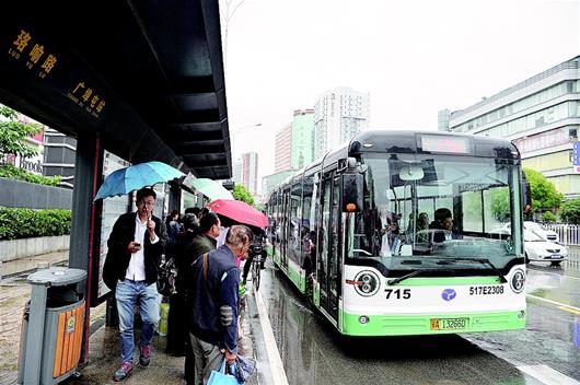 【新的起點-消息】武漢邁入大公交時代：從擠車到選車