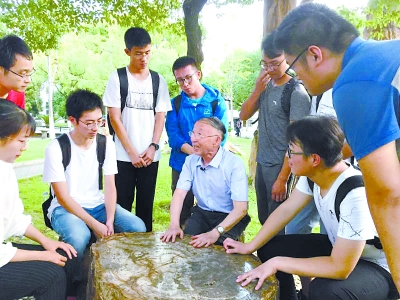 紮根中國地質大學（武漢） 用實幹和奮鬥踐行諾言 83歲殷鴻福院士獲評“全國最美教師”