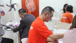 父輩的燈塔 時代的藍海：一個“貿二代”的傳承與奔赴