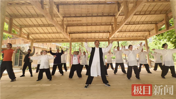 武當山迎多國“問道者” 20名外籍學員沉浸體驗東方養生文化_fororder_微信圖片_20250509094406