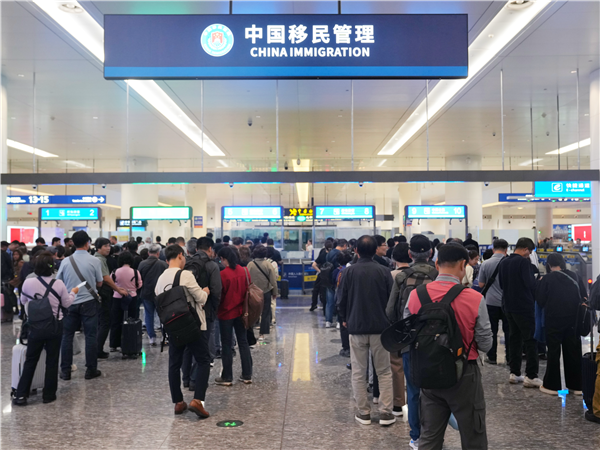 “免簽客”佔比過半 武漢口岸出入境人數提前兩月超去年全年總量_fororder_圖片85