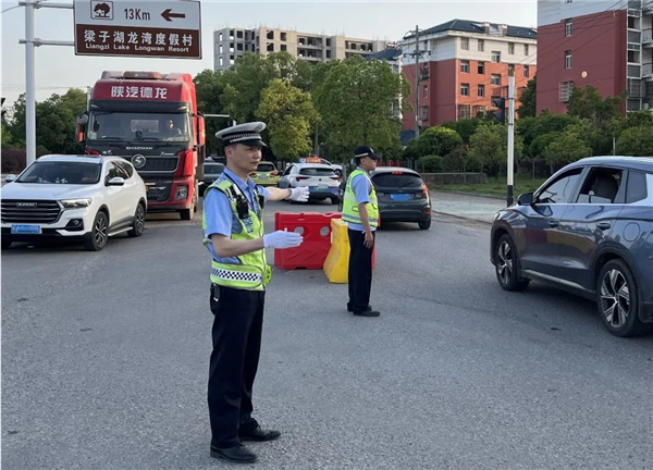 武漢交警蔣仲超搶救12天后不幸犧牲_fororder_640