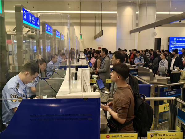 武漢航空口岸好熱鬧 上半年出入境數據印證開放活力_fororder_圖片17