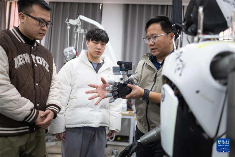 湖北：新生代科研力量助推人形機器人加速成長_fororder_202507018de6a4db5aa547c1965d82e8608b1946_20250701406cba0610cd47dfbbcf7d75448808c5